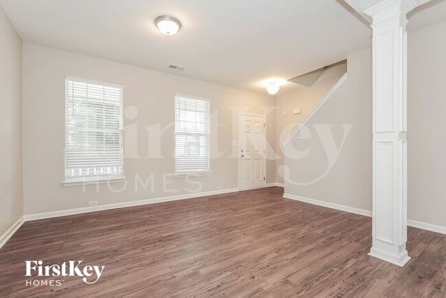 Building Photo - 3969 Creekmoore Dr