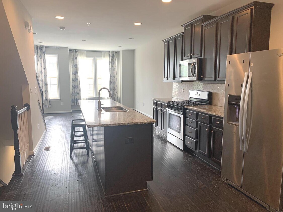 Foto principal - 8112 Hollow Ct