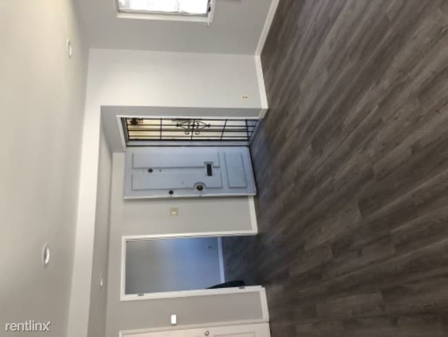 Building Photo - 3604-3606 Country Club Dr