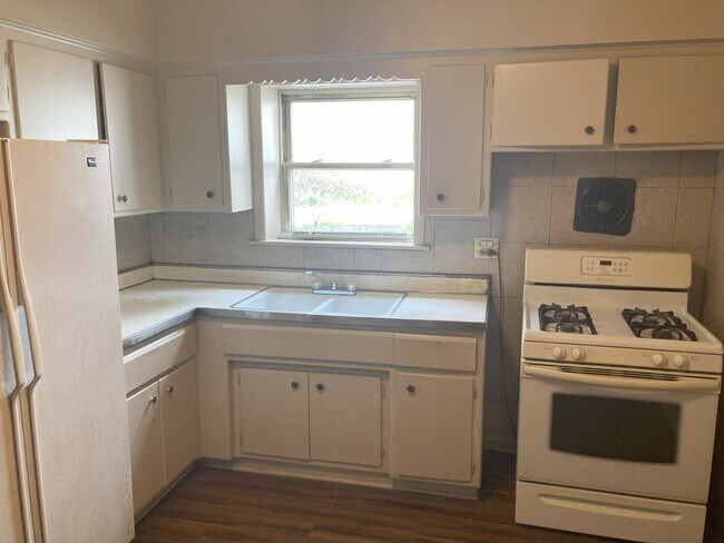 Building Photo - 282 E 149th St
