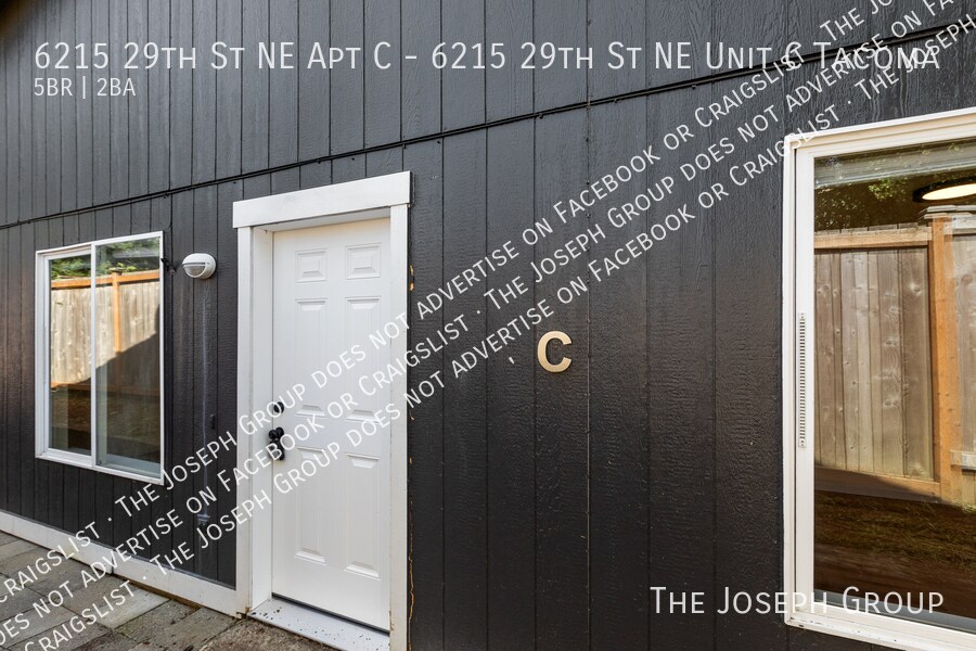 Foto principal - 6215 29th St NE