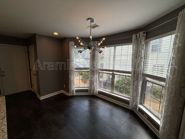 Building Photo - 2809 Ashwood Pl