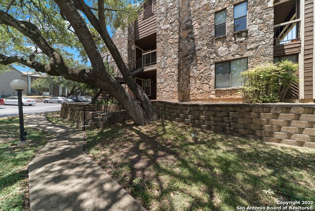 Building Photo - 11520 Huebner Rd