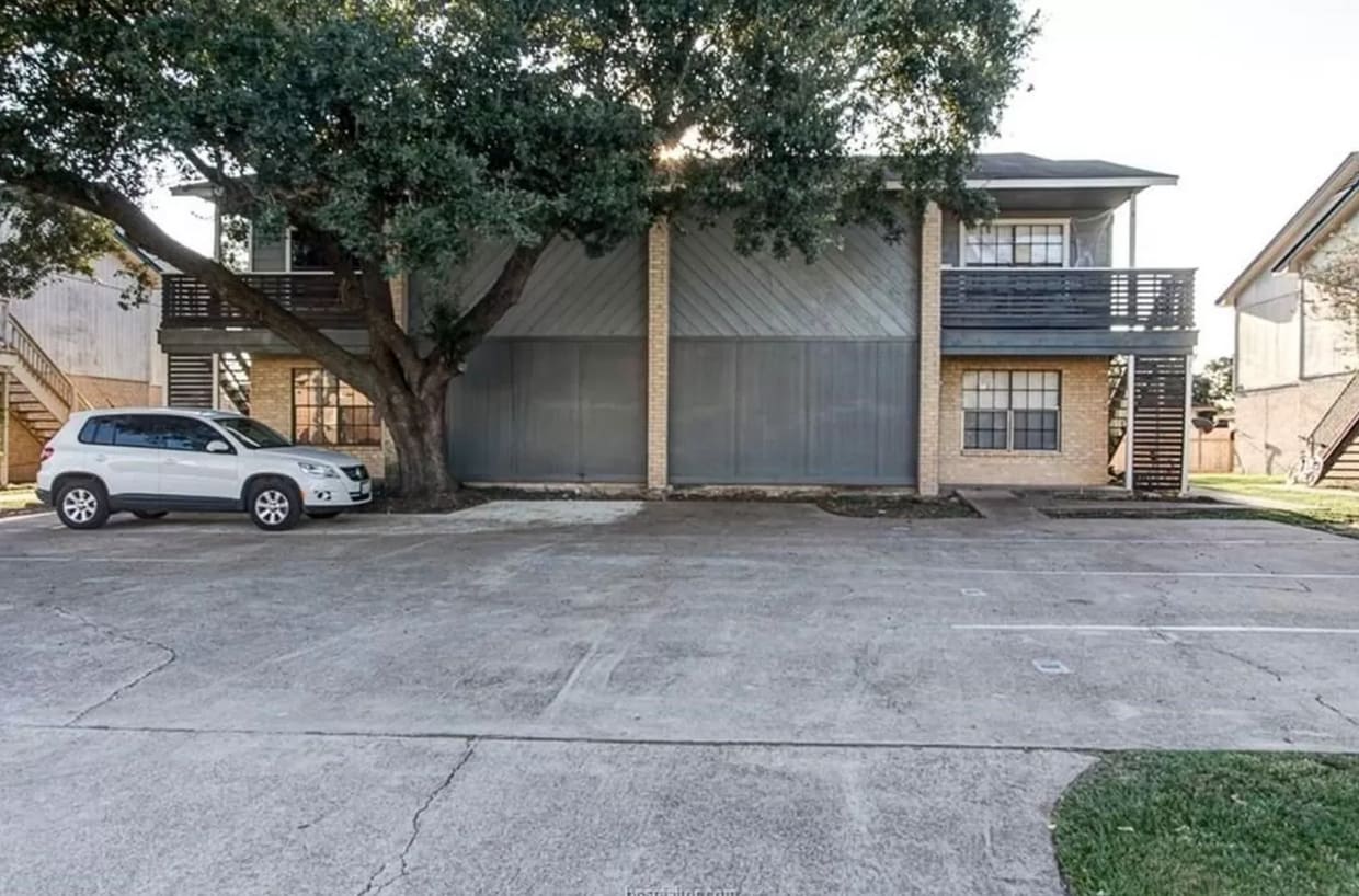 812 Navarro Dr, College station, TX 77845 Apartments in College