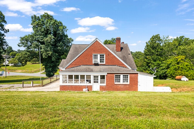 Building Photo - 3570 N NC Highway 16