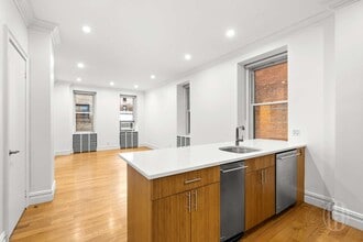 Building Photo - 26 E 63rd St