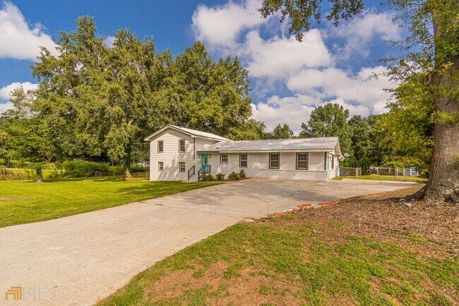 Foto del edificio - 1016 Waterside Dr SE