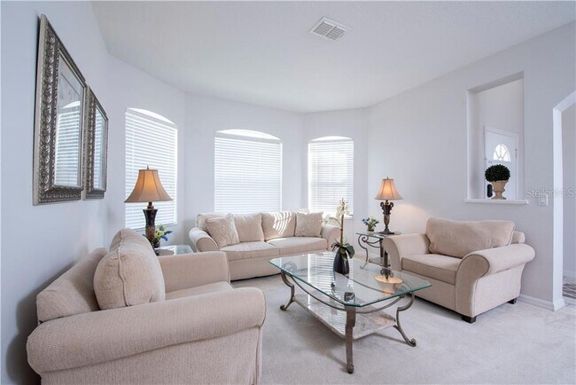 Building Photo - 526 Bonville Dr