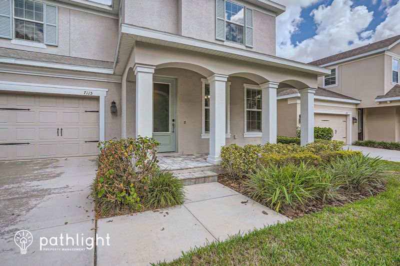 Foto principal - 7115 Park Tree Dr