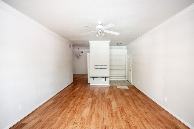 Foto del edificio - 2255 Braeswood Park Dr