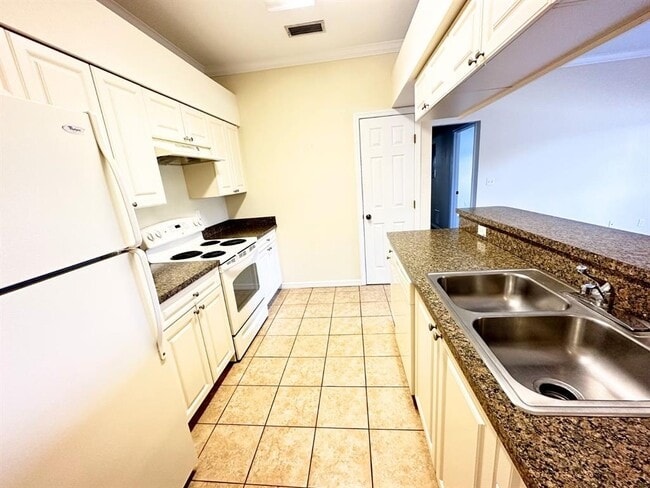 Building Photo - 201 Eagle Pond Dr