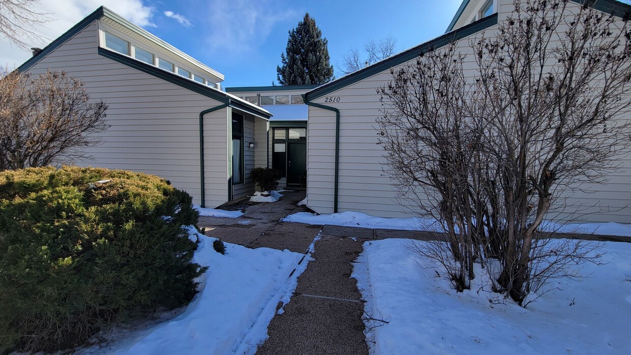 Foto principal - Spacious 2 Bedroom in North Boulder