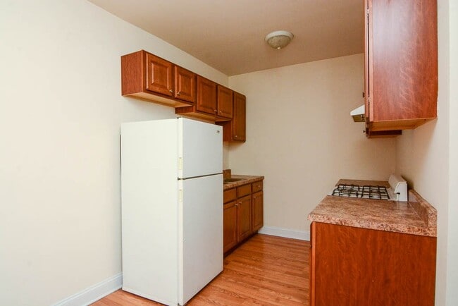 Building Photo - 2600 N Kimball Ave