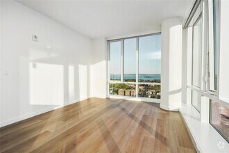 Building Photo - 50 Clinton Pl