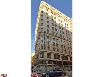 Foto principal - 215 W 5th St
