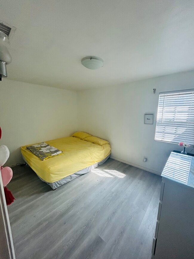 Foto del edificio - 4848 Bresee Ave
