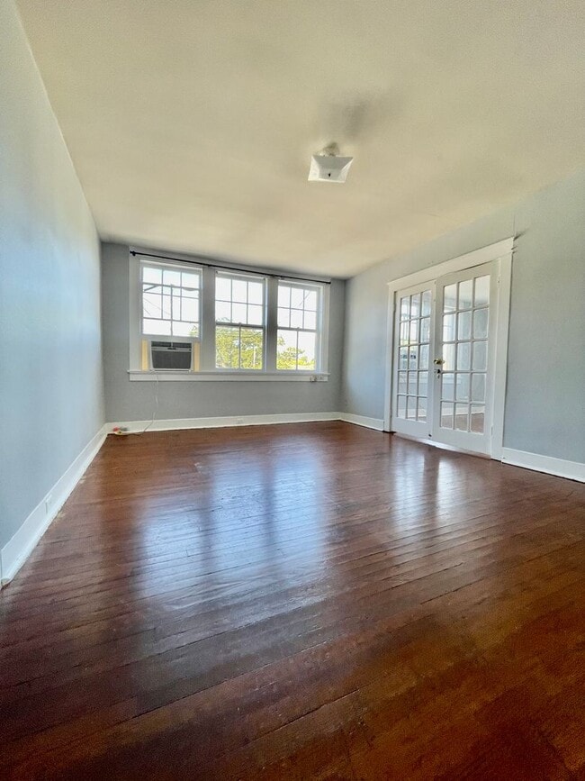 Photo - 2 Bed/1 Bath Near Campus Apartment