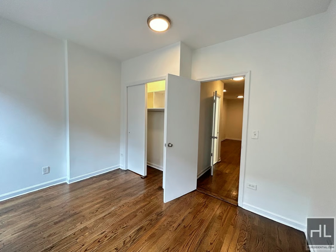 Building Photo - NO FEE One Bed on Upper East Side! Won't S...