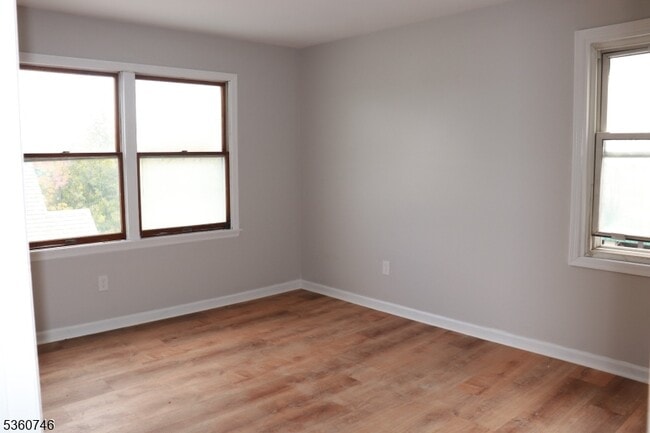Building Photo - 66 Winant Ave