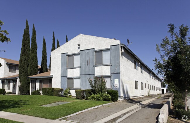 Building Photo - 8939 Mango Ave