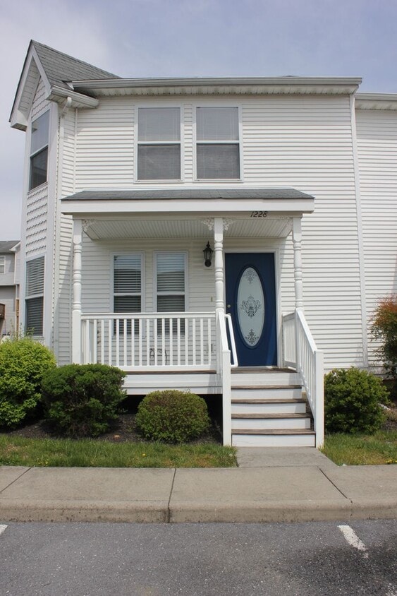 Two Master Suite Townhouse in Beacon Hill - Two Master Suite Townhouse in Beacon Hill