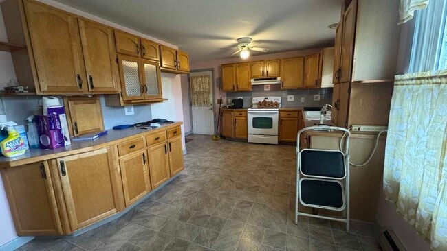 Building Photo - 2 Lawndale St