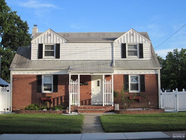 Primary Photo - 40 Ekings Ave