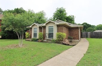 Building Photo - 1103 Hemlock Ct