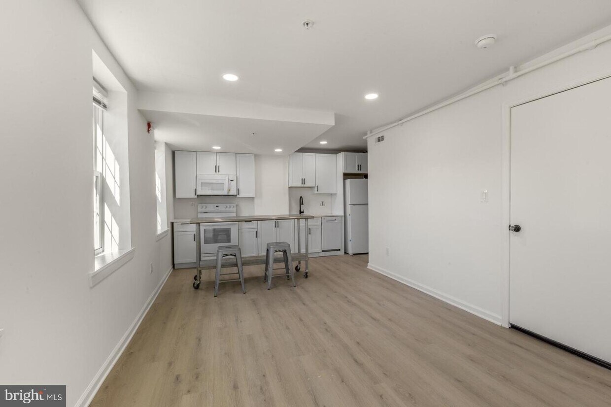 2723 E Huntingdon St Unit 2, Philadelphia, PA 19125 Room for Rent in