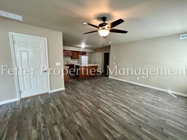 Foto del edificio - 5230 Canyon Cir