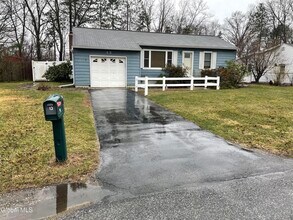 Building Photo - 13 Richards Dr