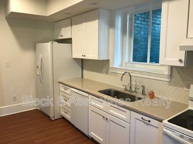 Foto del edificio - 309 E Lane St