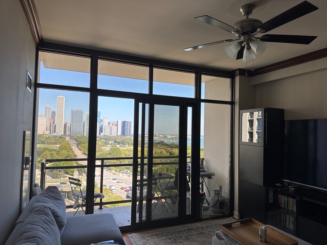 Photo - 233 E 13th St (Chicago, IL)