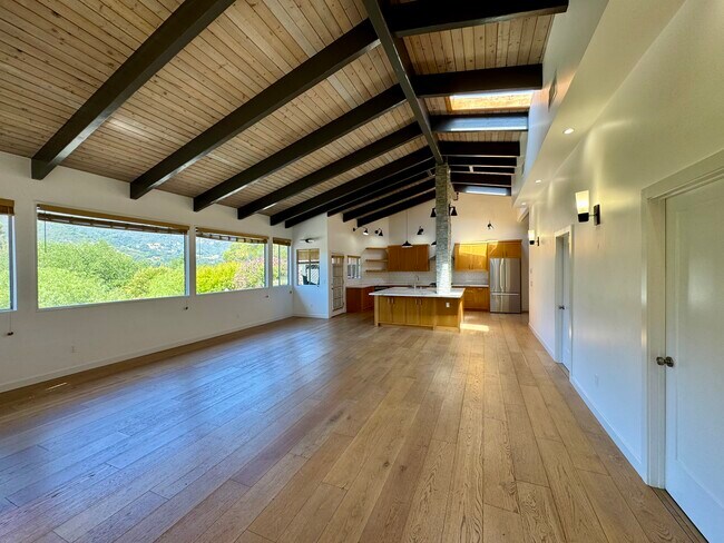 Foto del edificio - 156 Muerdago Rd