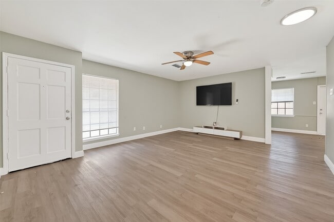 Building Photo - 12211 Chimney Rock Rd