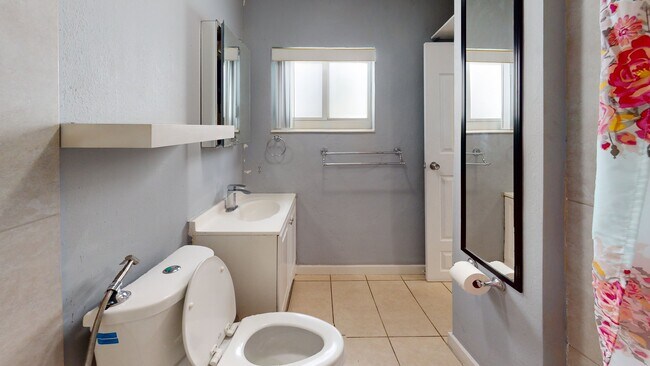 Foto del edificio - 3097 NW 102nd St