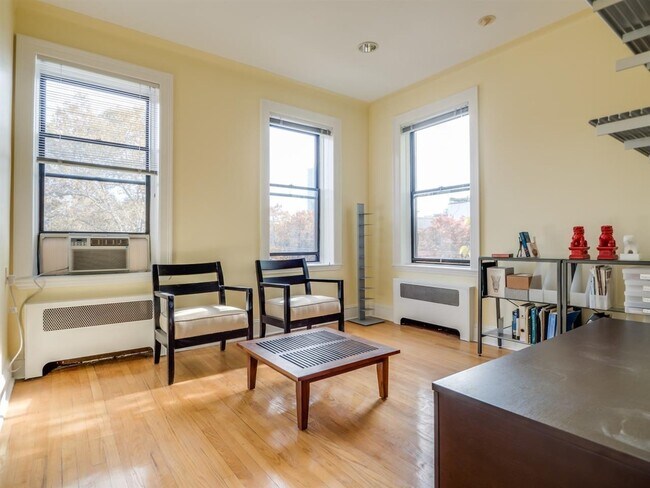 Foto del edificio - 457 Jersey Ave