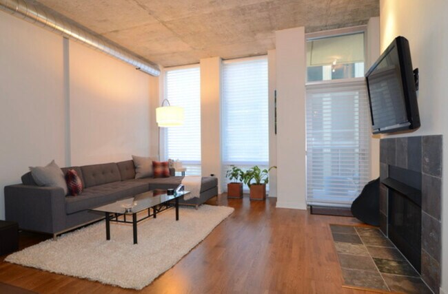 Building Photo - 700 N Larrabee St