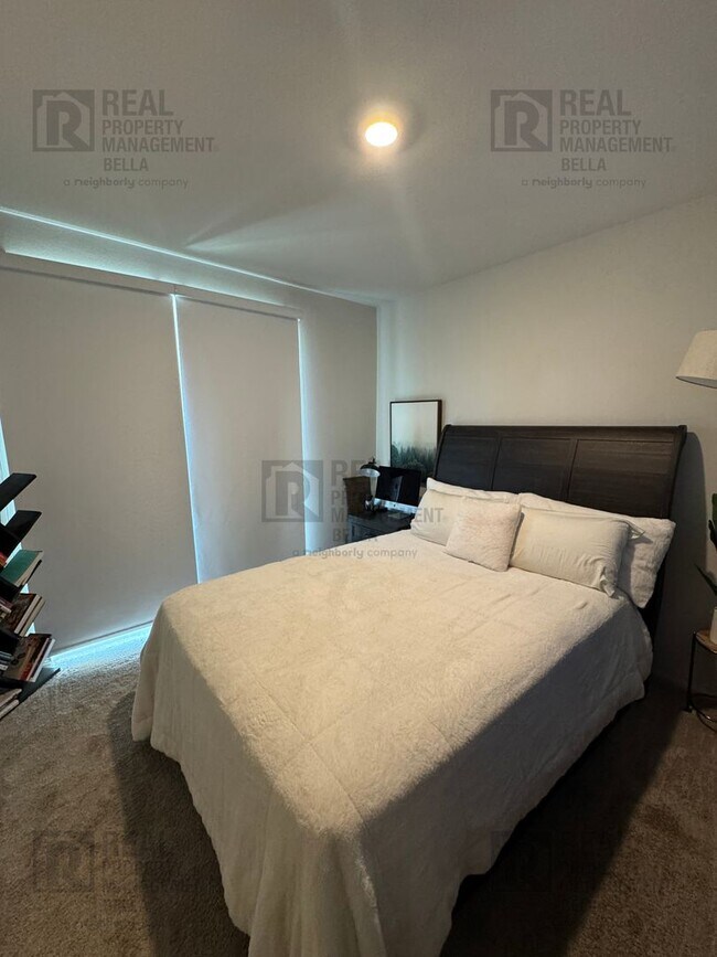 Foto del edificio - Modern 4-Bedroom Condo with Prime Temecula...