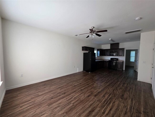 Building Photo - 6326 Red Oak Dr