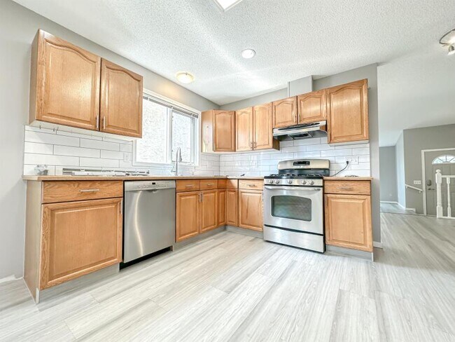 Photo du bâtiment - 5.0 bedroom in Airdrie Alberta T4B 1A2
