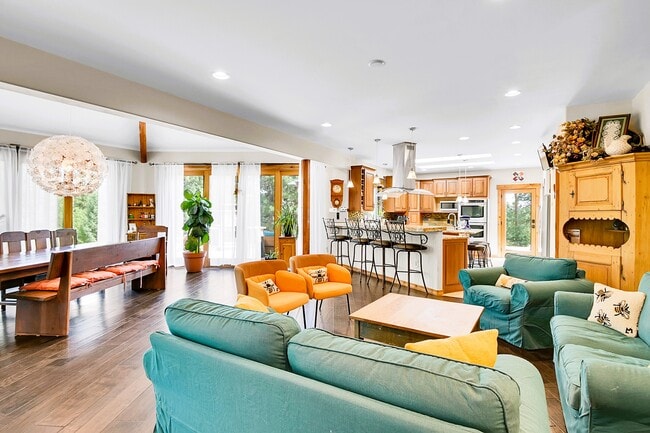 Building Photo - 29934 Paint Brush Dr