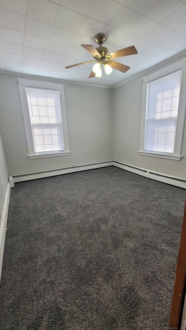 45 Ward St Unit 2nd Floor, Wallingford, CT 06492 Room for Rent in Wallingford, CT