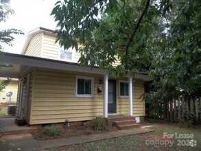 Building Photo - 4024 Rosehaven Dr