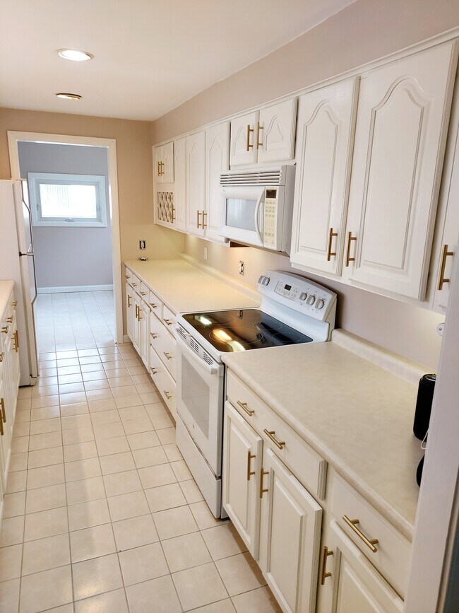 Building Photo - 101 Big Oaks Dr