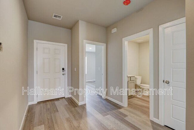 Building Photo - 4109 Sara Pk Dr