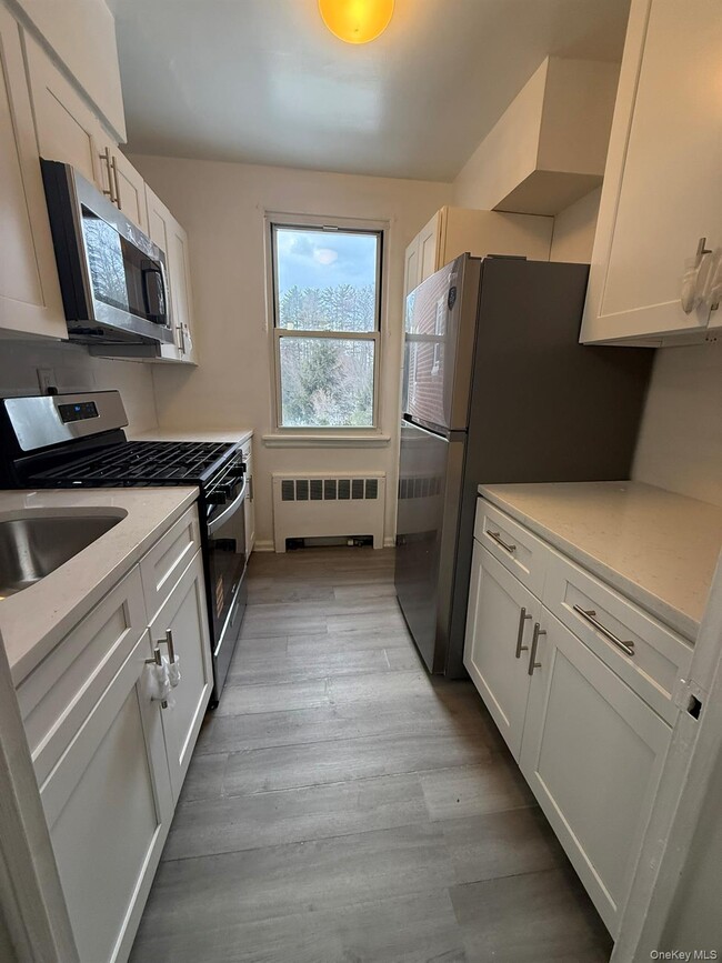 Building Photo - 175 Bryant Crescent