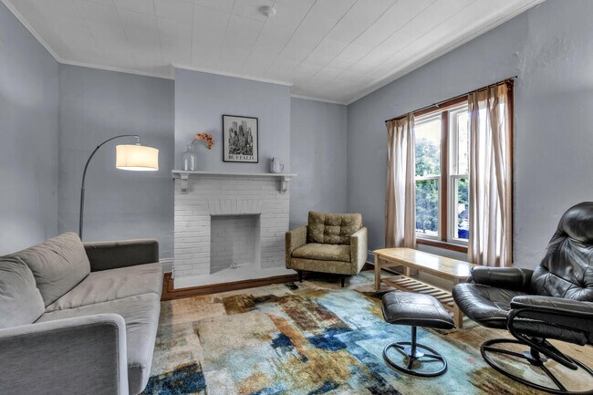 Living Room - 89 Inwood Pl