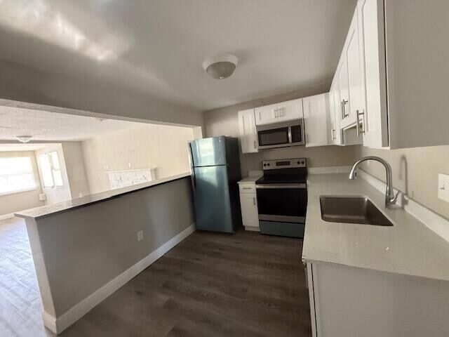 Building Photo - 400 Metcalf Ct