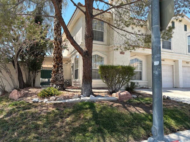 Foto del edificio - Fully Furnished Three Bedroom Spring Valle...